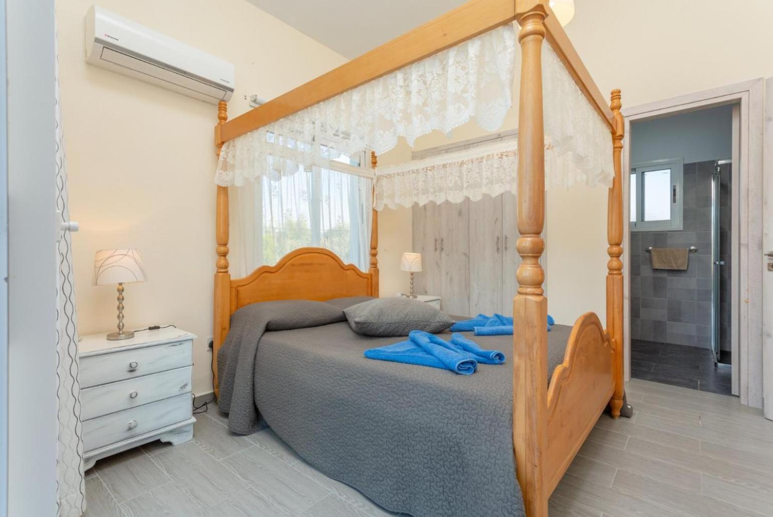 Sun Beach Villa Tria Polis Eksteriør billede