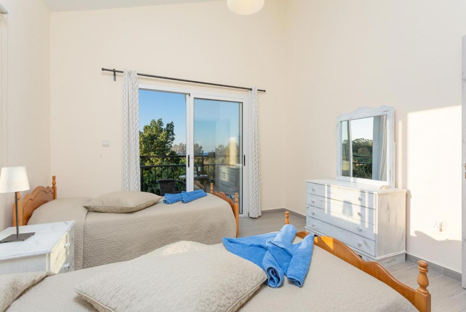 Sun Beach Villa Tria Polis Eksteriør billede