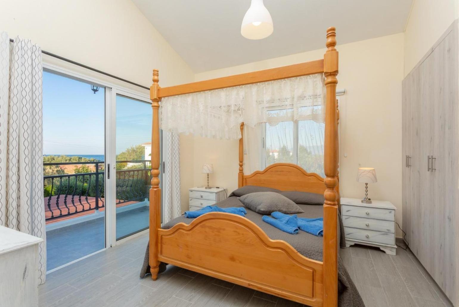 Sun Beach Villa Tria Polis Eksteriør billede